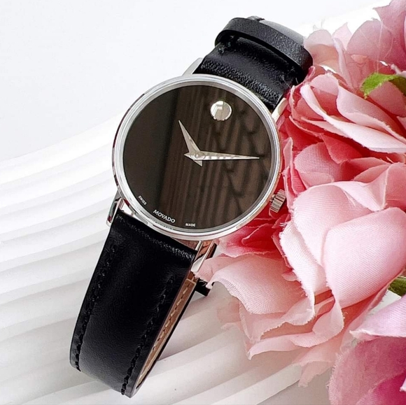 ***Brand New***  Movado Classic Museum Quartz Black Dial Ladies Watch - Picture 2 of 13